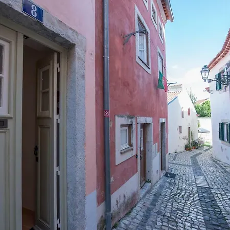 Portugal Here I - Alfama-castelo Lisboa