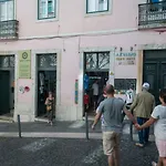 Portugal Here I - Alfama-castelo ליסבון