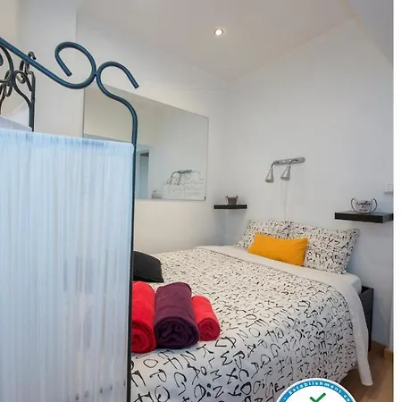 Portugal Here I - Alfama-castelo