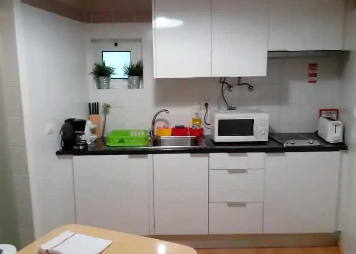 Portugal Here I - Alfama-castelo