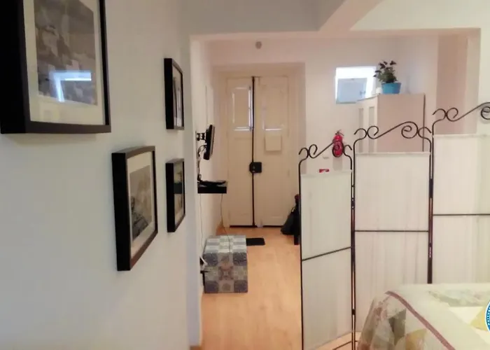 Portugal Here I - Alfama-castelo * Lisboa