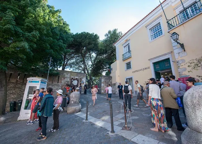 Portugal Here I - Alfama-castelo Lisboa