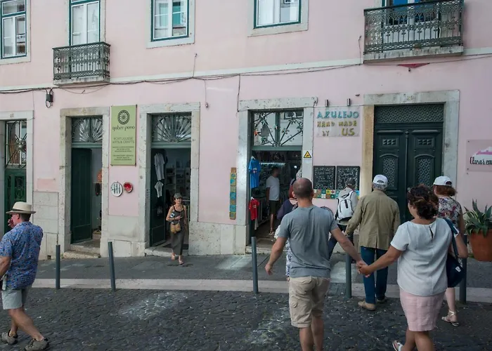 Portugal Here I - Alfama-castelo Lisboa