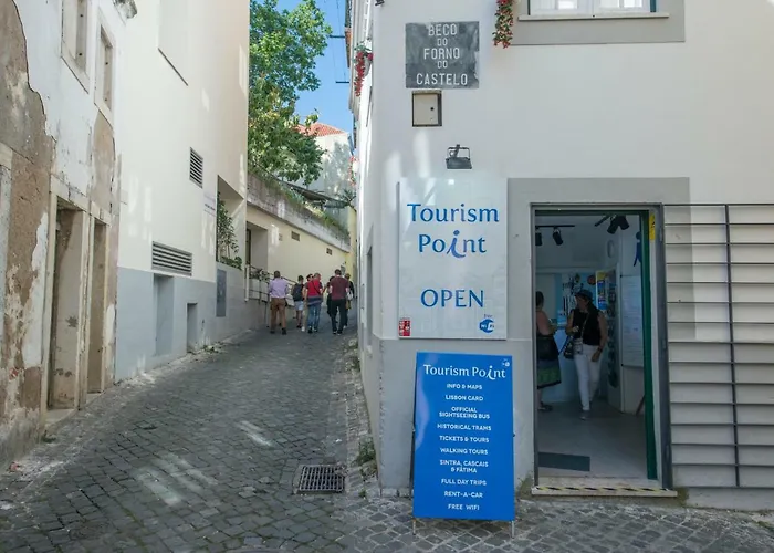 Portugal Here I - Alfama-castelo Lisboa