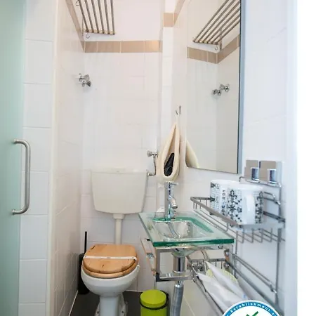 Portugal Here I - Alfama-castelo *