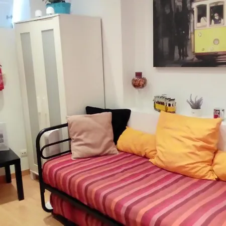 Portugal Here I - Alfama-castelo